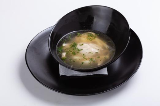 Суп з перепілкою та домашньою яєчною локшиною